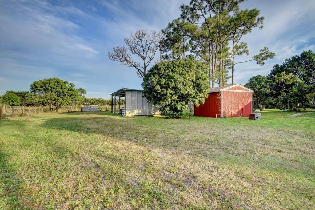 Ananda Farmhouse And Retreat. レイク・ワース エクステリア 写真